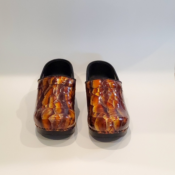 Dansko Womens Tiger Eye Leather Professional Shoes Clogs Size 6.5 - Picture 16 of 16
